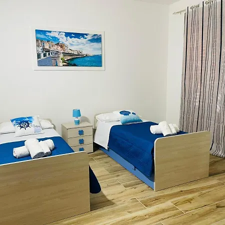 Eloro Casa Vacanza *