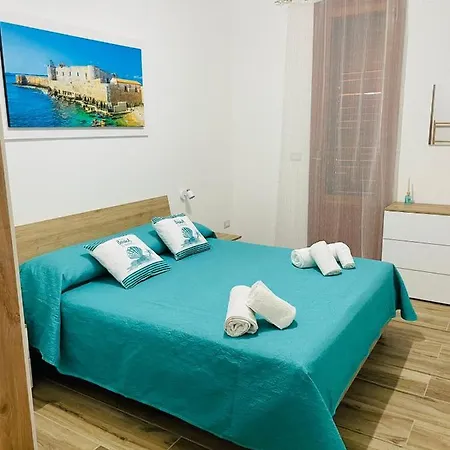 Eloro Casa Vacanza *